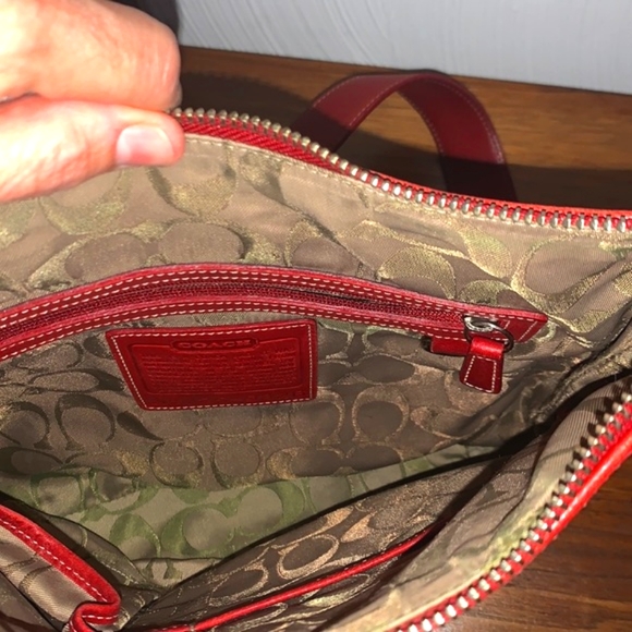 VTG COACH Red Legacy slim line bucket bag 9326 - Picture 5 of 8